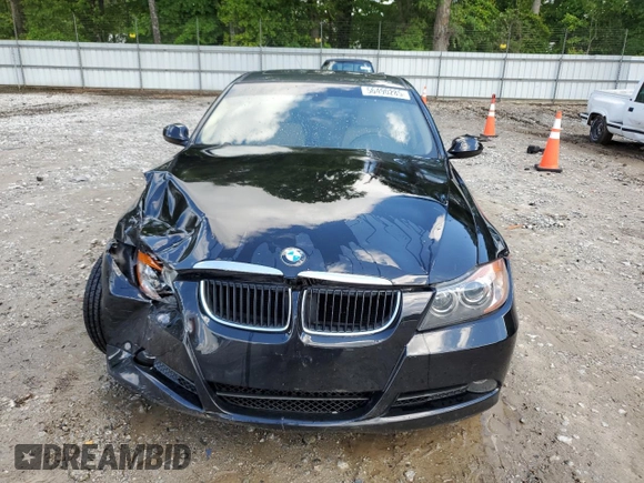 2006 BMW 3 Series 325i z VIN WBAVB13576PT24671, wystawiony jako Copart lot #56490285 z przebiegiem 99 604 mil mil oraz Szkoda całkowita • Salvage title. Historia ofert i sprzedaży dostępna na DreamBid. Obrazek 5.