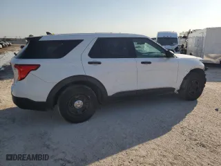 2021 Ford Police Interceptor Utility with VIN 1FM5K8AB1MGB83092, listed as a Copart auction lot 83073984 with 60,622 mi miles and Salvage Title. Bid and sale history available at carsss.com. Image 3.