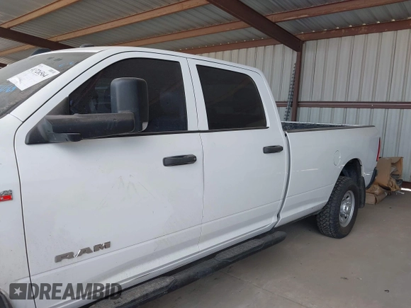 2022 Ram 2500 Tradesman with VIN 3C6UR4HJ8NG200503, listed as a IAAI auction lot 41726564 with 157,884 mi miles and . Bid and sale history available at DreamBid. Image 14.