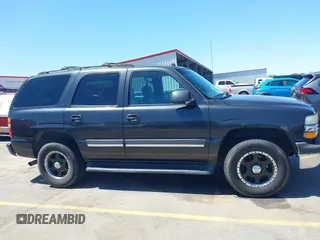 2005 Chevrolet Tahoe Z71 z VIN 1GNEC13T85R175308, wystawiony jako IAAI lot #42020807 z przebiegiem 321 355 mil mil oraz . Historia ofert i sprzedaży dostępna na DreamBid. Obrazek 13.