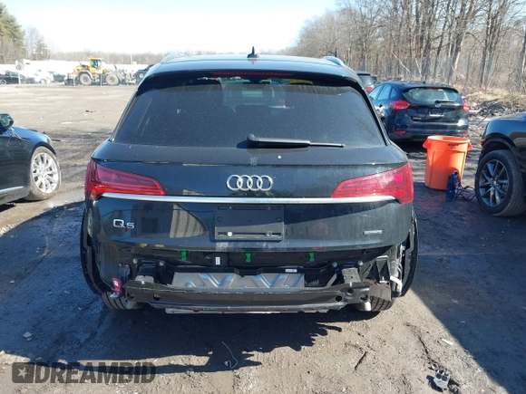2021 Audi Q5 Premium with VIN WA1AAAFY9M2080598, listed as a IAAI auction lot 41729866 with 32,380 mi miles. Bid and sale history available at carsss.com. Image 16.