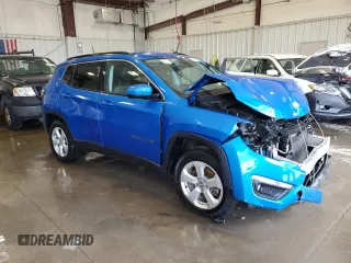 2018 Jeep Compass Latitude with VIN 3C4NJDBB4JT314313, listed as a Copart auction lot 53132575 with 185,999 mi miles and Non Repairable. Bid and sale history available at DreamBid. Image 4.