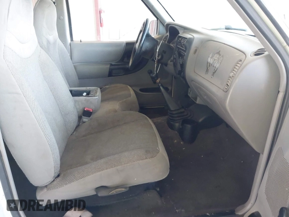 2000 Ford Ranger XL with VIN 1FTYR14VXYTB24131, listed as a IAAI auction lot 42182292 with 263,211 mi miles. Bid and sale history available at carsss.com. Image 5.