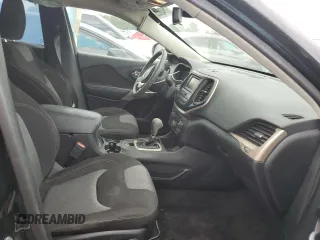 2018 Jeep Cherokee Latitude with VIN 1C4PJLCB8JD533525, listed as a Copart auction lot 60840625 with 89,011 mi miles and Salvage title. Bid and sale history available at DreamBid. Image 7.