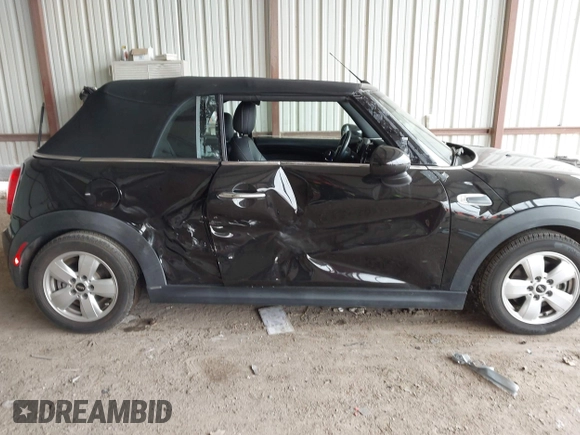 2019 MINI Convertible Cooper с VIN WMWWG5C5XK3H08526, выставлен на аукционе IAAI как лот 41623619 с пробегом 53 474 миль миль и . История ставок и продаж доступна на DreamBid. Изображение 6.