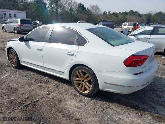 2016 Volkswagen Passat 1.8T SEL with VIN 1VWCT7A39GC057485, listed as a IAAI auction lot 41797043 with 82,632 mi miles. Bid and sale history available at carsss.com. Image 3.
