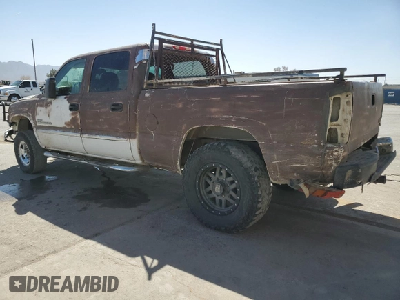 2006 GMC Sierra 2500HD SL with VIN 1GTHK23D26F158546, listed as a Copart auction lot 42225335 with 213,724 mi miles and Salvage title. Bid and sale history available at DreamBid. Image 2.