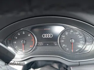 2024 Audi Q5 S line Premium z VIN WA1GAAFY8R2043043, wystawiony jako IAAI lot #42054728 z przebiegiem 10 929 mil mil oraz . Historia ofert i sprzedaży dostępna na DreamBid. Obrazek 7.