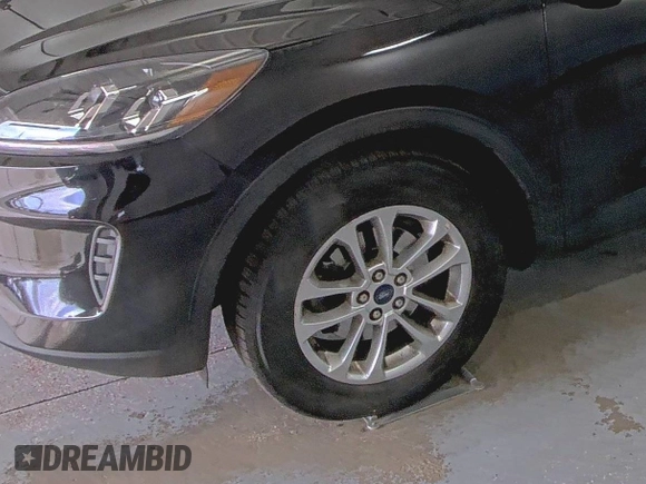 2022 Ford Escape SE with VIN 1FMCU9G68NUB00259, listed as a IAAI auction lot 42122265 with 40,295 mi miles. Bid and sale history available at carsss.com. Image 1.