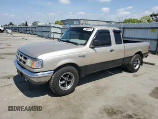 1993 Ford Ranger STX z VIN 1FTCR14A4PPA32575, wystawiony jako Copart lot #52463525 z przebiegiem 138 398 mil mil oraz Czysty tytuł • Clean title. Historia ofert i sprzedaży dostępna na DreamBid. Obrazek 1.