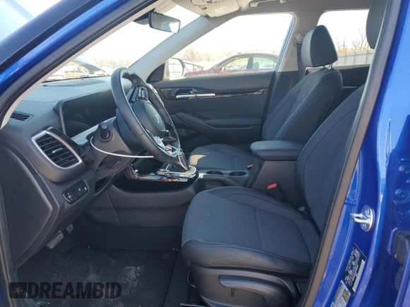 2025 Kia Seltos S with VIN KNDEUCAA9S7696323, listed as a Copart auction lot 46480175 with 6,061 mi miles and Salvage Title. Bid and sale history available at carsss.com. Image 7.
