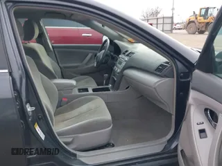 2009 Toyota Camry z VIN 4T1BE46K19U824701, wystawiony jako IAAI lot #41738779 z przebiegiem 225 469 mil mil oraz . Historia ofert i sprzedaży dostępna na DreamBid. Obrazek 5.
