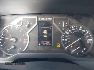 2022 Toyota Tundra 2WD SR5 with VIN 5TFLA5AB0NX015314, listed as a IAAI auction lot 41704714 with 29,629 mi miles. Bid and sale history available at carsss.com. Image 7.