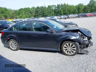 2011 Subaru Legacy Limited Power Moon z VIN 4S3BMBK67B3237225, wystawiony jako IAAI lot #42579944 z przebiegiem 104 186 mil mil oraz . Historia ofert i sprzedaży dostępna na DreamBid. Obrazek 13.