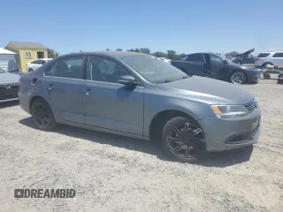 2013 Volkswagen Jetta SE with VIN 3VWDP7AJXDM410673, listed as a Copart auction lot 63515505 with 109,235 mi miles and Salvage title. Bid and sale history available at DreamBid. Image 4.
