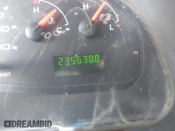 2006 Ford Econoline Passenger XL with VIN 1FMRE11WX6DA34316, listed as a IAAI auction lot 42035725 with 235,638 mi miles and . Bid and sale history available at DreamBid. Image 7.