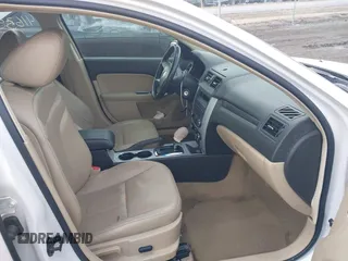 2010 Mercury Milan Premier with VIN 3MEHM0JAXAR602631, listed as a IAAI auction lot 41635197 with 282,424 mi miles and . Bid and sale history available at DreamBid. Image 5.