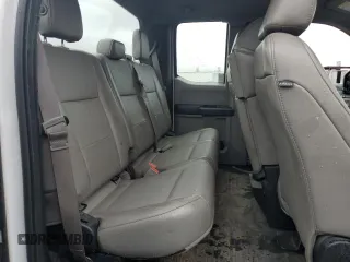 2018 Ford F-150 XL z VIN 1FTEX1C52JKE31993, wystawiony jako Copart lot #54867525 z przebiegiem 121 290 mil mil oraz Szkoda całkowita • Salvage title. Historia ofert i sprzedaży dostępna na DreamBid. Obrazek 10.
