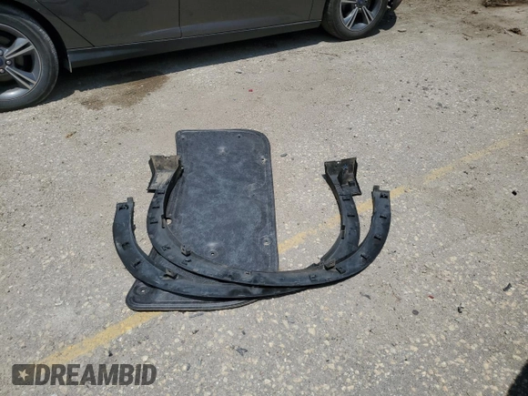 2016 Mazda CX-9 Grand Touring with VIN JM3TCADY6G0105783, listed as a Copart auction lot 63975195 with 135,972 mi miles and Salvage title. Bid and sale history available at DreamBid. Image 12.