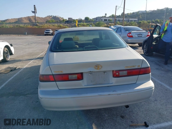 1997 Toyota Camry LE с VIN JT2BG22K3V0017020, выставлен на аукционе IAAI как лот 42452535 с пробегом 195 815 миль миль и . История ставок и продаж доступна на DreamBid. Изображение 17.