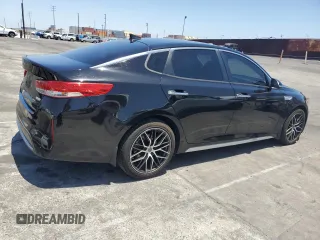 2018 Kia Optima Premium z VIN KNAGT4LE8J5023841, wystawiony jako Copart lot #61431235 z przebiegiem 193 841 mil mil oraz Czysty tytuł • Clean title. Historia ofert i sprzedaży dostępna na DreamBid. Obrazek 3.