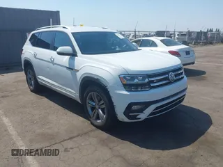2018 Volkswagen Atlas SE with VIN 1V2FR2CA9JC538985, listed as a IAAI auction lot 42720376 with 135,582 mi miles and . Bid and sale history available at DreamBid. Image 1.