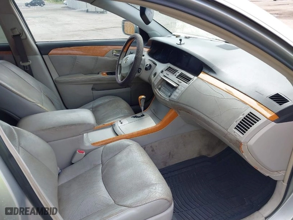 2005 Toyota Avalon XL with VIN 4T1BK36B25U061021, listed as a IAAI auction lot 41726203 with 227,845 mi miles. Bid and sale history available at carsss.com. Image 5.