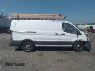 2016 Ford Transit Cargo z VIN 1FTYE1YMXGKA16724, wystawiony jako IAAI lot #40341511 z przebiegiem 188 118 mil mil oraz . Historia ofert i sprzedaży dostępna na DreamBid. Obrazek 13.