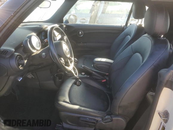 2017 MINI Convertible Cooper z VIN WMWWG5C38H3C99627, wystawiony jako Copart lot #75053914 z przebiegiem 42 087 mil mil oraz Nie do naprawy • Non repairable. Historia ofert i sprzedaży dostępna na DreamBid. Obrazek 7.
