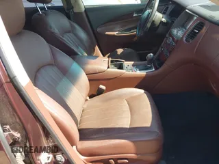 2016 Infiniti QX50 z VIN JN1BJ0RP2GM230649, wystawiony jako IAAI lot #42140246 z przebiegiem 90 235 mil mil oraz . Historia ofert i sprzedaży dostępna na DreamBid. Obrazek 5.