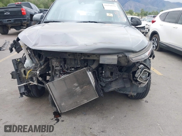 2022 Hyundai Venue SEL with VIN KMHRC8A38NU132294, listed as a IAAI auction lot 42254532 with 95,738 mi miles and . Bid and sale history available at DreamBid. Image 6.