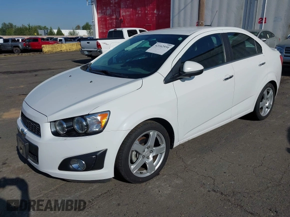 2016 Chevrolet Sonic LTZ z VIN 1G1JE5SB5G4160324, wystawiony jako IAAI lot #42162934 z przebiegiem 56 551 mil mil oraz . Historia ofert i sprzedaży dostępna na DreamBid. Obrazek 2.