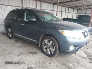 2014 Nissan Pathfinder S with VIN 5N1AR2MNXEC686612, listed as a IAAI auction lot 41603092 with 195,137 mi miles. Bid and sale history available at carsss.com. Image 1.
