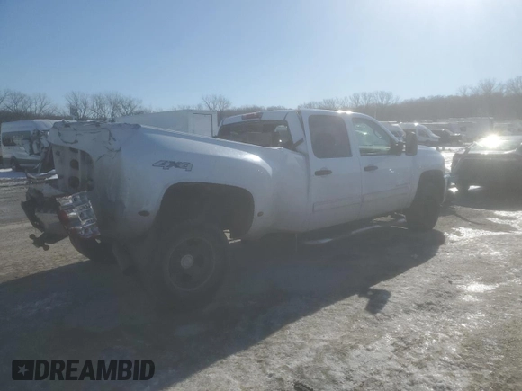 2009 Chevrolet Silverado 3500HD DRW LT with VIN 1GCJK836X9F126549, listed as a Copart auction lot 88457445 with 330,249 mi miles and Salvage Title. Bid and sale history available at carsss.com. Image 3.