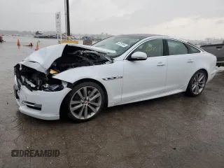 2017 Jaguar XJ with VIN SAJWA1C71H8W07643, listed as a Copart auction lot 48751954 with 35,035 mi miles. Bid and sale history available at carsss.com. Image 1.