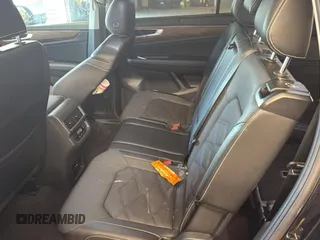 2024 Volkswagen Atlas SE with VIN 1V2HR2CA2RC553977, listed as a IAAI auction lot 42731405 with 24,692 mi miles and . Bid and sale history available at DreamBid. Image 7.