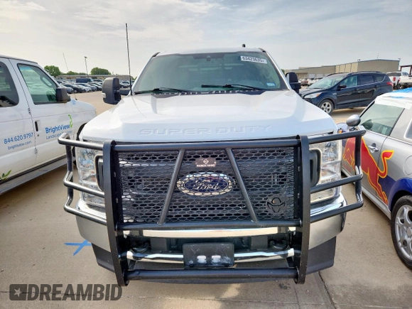 2022 Ford F-250 XL with VIN 1FT7W2BT3NEC38239, listed as a Copart auction lot 63423635 with 104,967 mi miles and Clean title. Bid and sale history available at DreamBid. Image 5.