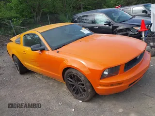 2007 Ford Mustang Deluxe with VIN 1ZVFT80N775270557, listed as a IAAI auction lot 42078213 with 110,216 mi miles and . Bid and sale history available at DreamBid. Image 1.
