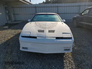 1988 Pontiac Firebird z VIN 1G2FW2183JL204840, wystawiony jako Copart lot #69142254 z przebiegiem 62 529 mil mil oraz Czysty tytuł • Clean title. Historia ofert i sprzedaży dostępna na DreamBid. Obrazek 5.