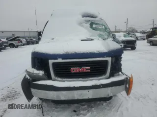 2003 GMC Savana Commercial C6Y with VIN 1GDHG39U131226371, listed as a Copart auction lot 44117455 with 125,671 mi miles and Salvage Title. Bid and sale history available at carsss.com. Image 5.