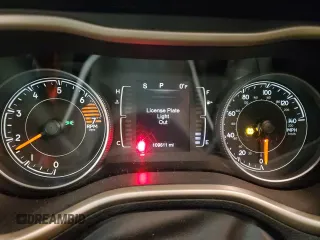 2018 Jeep Cherokee Latitude Tech Connect z VIN 1C4PJMCB0JD572454, wystawiony jako Copart lot #83875334 z przebiegiem 109 611 mil mil oraz Nie do naprawy • Non repairable. Historia ofert i sprzedaży dostępna na DreamBid. Obrazek 9.