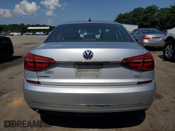 2016 Volkswagen Passat S z VIN 1VWAS7A30GC011313, wystawiony jako Copart lot #61678315 z przebiegiem 77 562 mil mil oraz Szkoda całkowita • Salvage title. Historia ofert i sprzedaży dostępna na DreamBid. Obrazek 6.