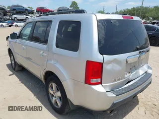 2011 Honda Pilot EX-L with VIN 5FNYF4H54BB099550, listed as a IAAI auction lot 42107327 with 217,050 mi miles and . Bid and sale history available at carsss.com. Image 3.