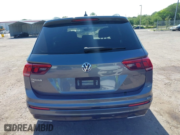 2020 Volkswagen Tiguan SE with VIN 3VV3B7AX3LM176300, listed as a IAAI auction lot 42004744 with 86,074 mi miles and . Bid and sale history available at DreamBid. Image 16.
