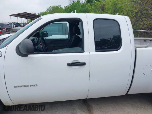 2011 Chevrolet Silverado 1500 Work Truck with VIN 1GCRKPE39BZ458020, listed as a IAAI auction lot 41935415 with 278,522 mi miles and . Bid and sale history available at DreamBid. Image 15.