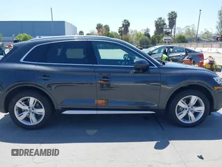 2019 Audi Q5 Premium with VIN WA1ANAFY2K2040638, listed as a IAAI auction lot 42095555 with 98,990 mi miles. Bid and sale history available at carsss.com. Image 13.