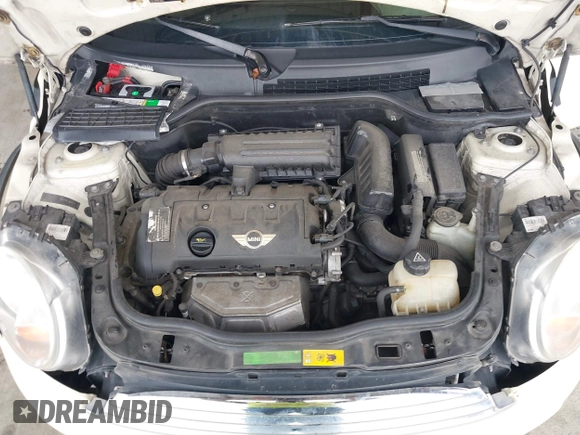 2011 MINI Hardtop with VIN WMWSU3C52BT091664, listed as a IAAI auction lot 42427367 with 110,488 mi miles and . Bid and sale history available at DreamBid. Image 10.