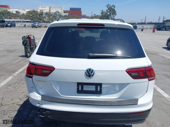 2019 Volkswagen Tiguan S with VIN 3VV1B7AX1KM101407, listed as a IAAI auction lot 42032761 with 51,868 mi miles. Bid and sale history available at carsss.com. Image 16.