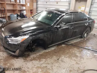 2018 Genesis G90 5.0L Ultimate with VIN KMHG54JH7JU038472, listed as a IAAI auction lot 41300699 with 85,133 mi miles. Bid and sale history available at carsss.com. Image 2.