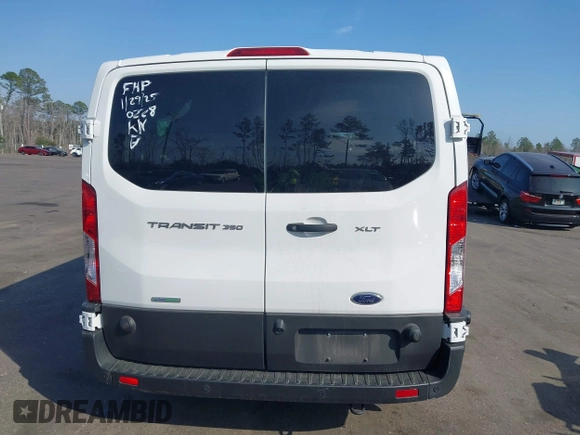 2024 Ford Transit Passenger XL z VIN 1FBAX2YGXRKA28228, wystawiony jako IAAI lot #41557793 z przebiegiem 32 264 mil mil oraz . Historia ofert i sprzedaży dostępna na DreamBid. Obrazek 16.